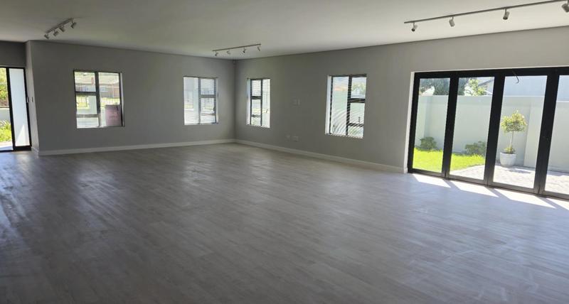 4 Bedroom Property for Sale in Franskraal Western Cape